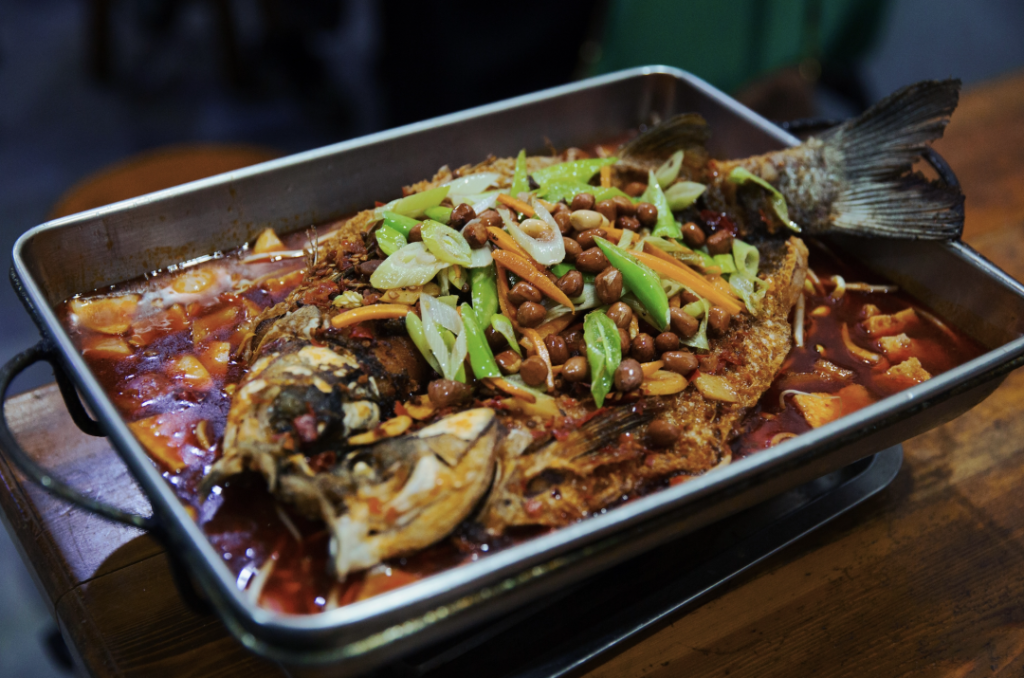 In the most obscure corners of Hangzhou, I’ve found them all—the humble eateries affectionately known as “fly restaurants.”